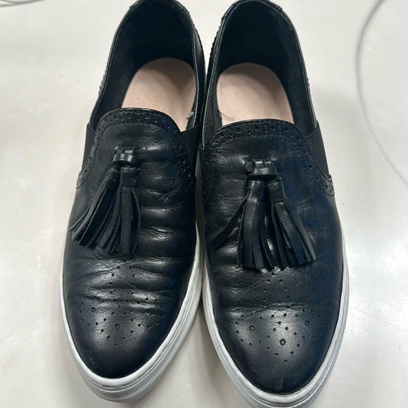 Shoes - Women’s leather loafer tennis shoe